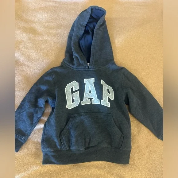 Set of 4 Gap hoodies and jacket - Picture 5 of 5
